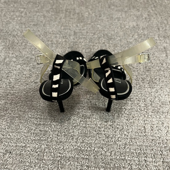 🚫SOLD🚫 Zara Zebra Animal Print Heeled Sandals - Size 36 - Picture 6 of 9